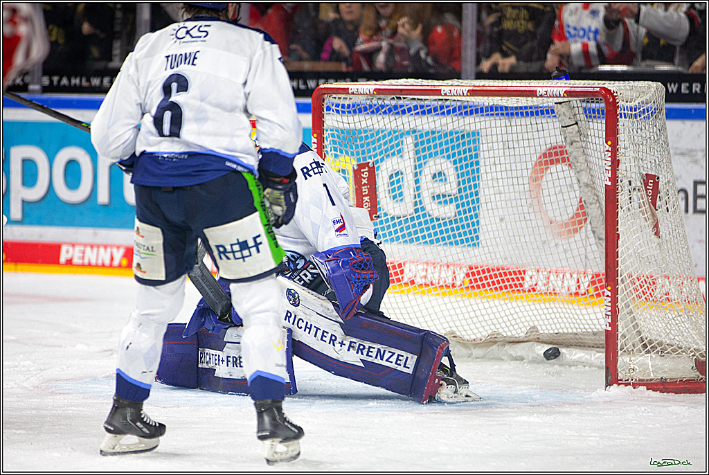 PENNY DEL; Koelner Haie- Straubing Tigers; Koeln, 28.12.2022